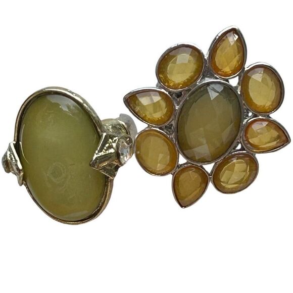 Pair Of Vintage Rings Gold-tone & Green Oval Flower Glass Stones Adjustable - Picture 6 of 10